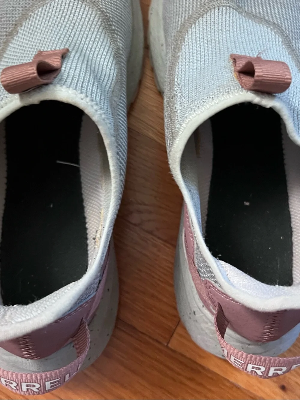 Merrell Slip-On Mesh Athletic Sneakers in Light Gray with Rose Pull Tabs